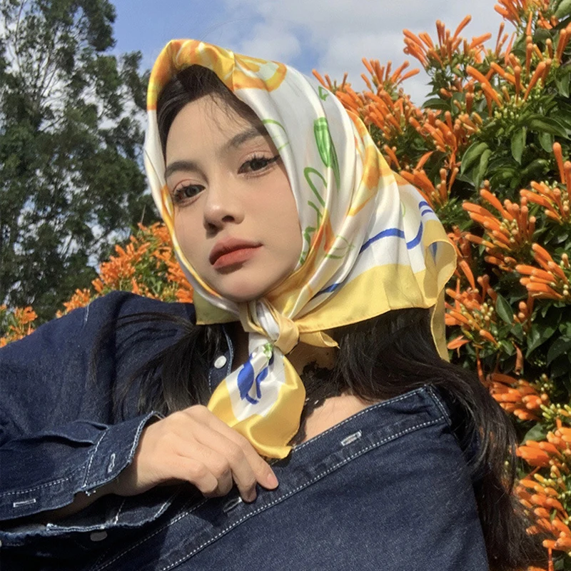 70cm Square Lemon Print Yellow – обзор и цена Ascot Neck Scarf