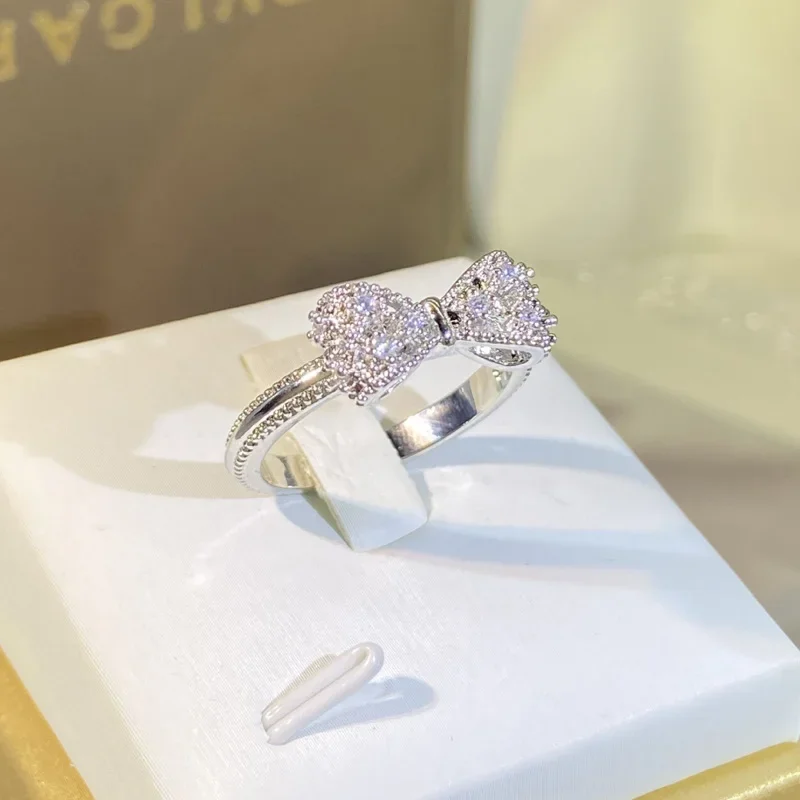 Fancy Bow Ring with Dazzling C – обзор и цена Tie Clip Silver