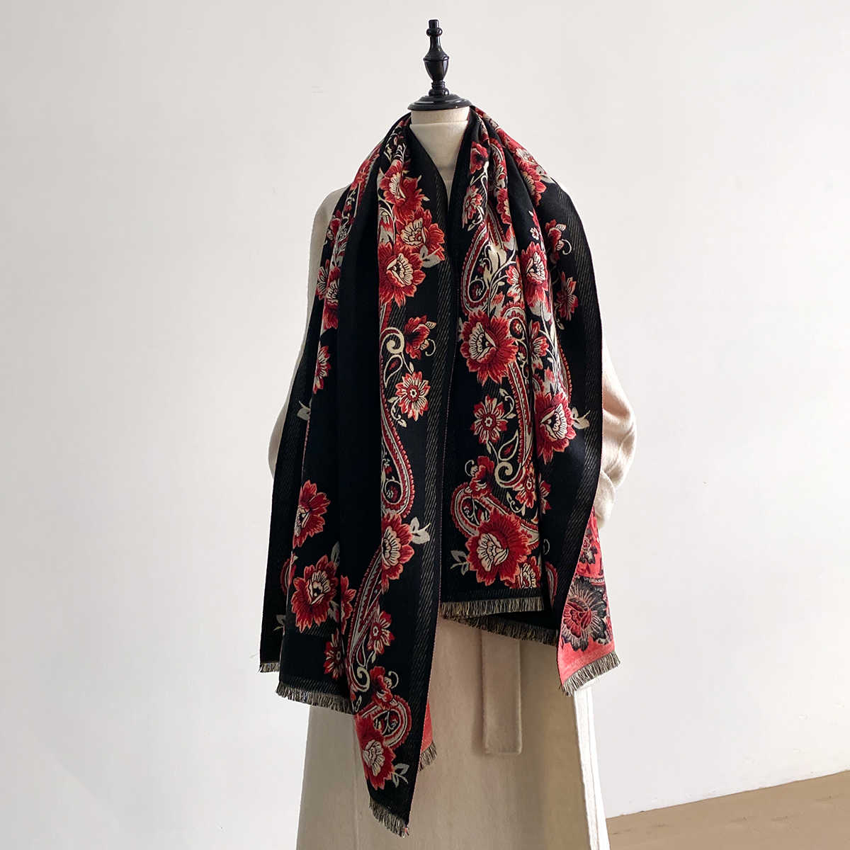 2025 Winter Luxury Imitation C – обзор и цена Woven Scarf Blanket